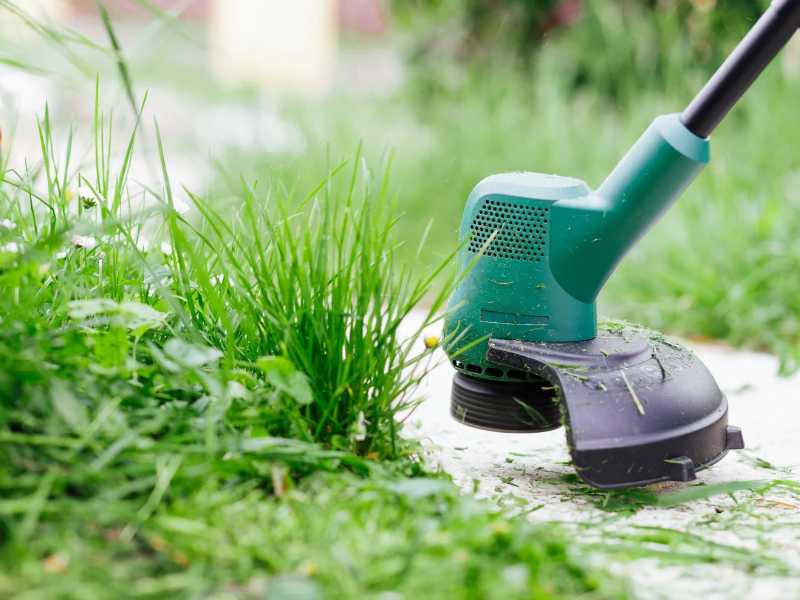 Kosilnica na nitko – popolna izbira za težje dostopne terene